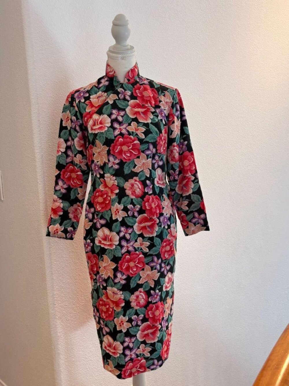 Vintage mandarin-inspired sheath dress 🌸 (XS–S)